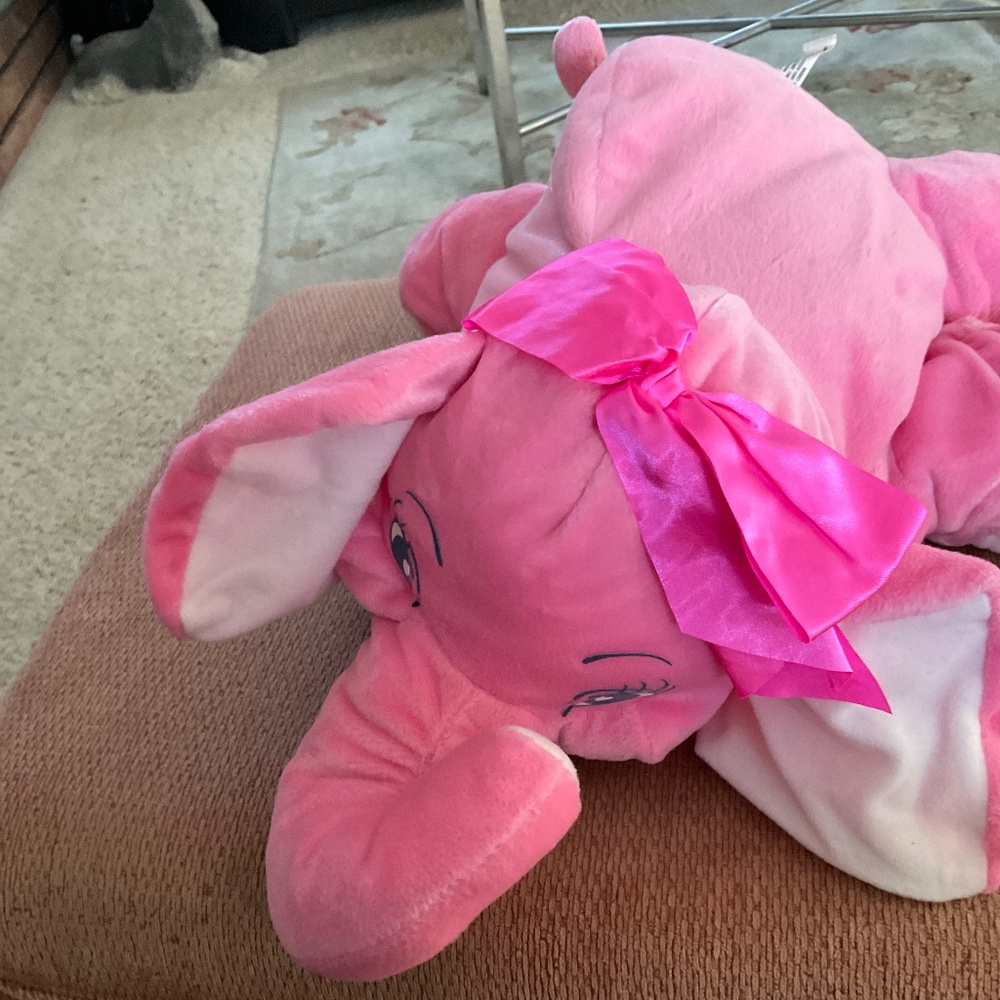 Barnum and Bailey Juliette pink elephant